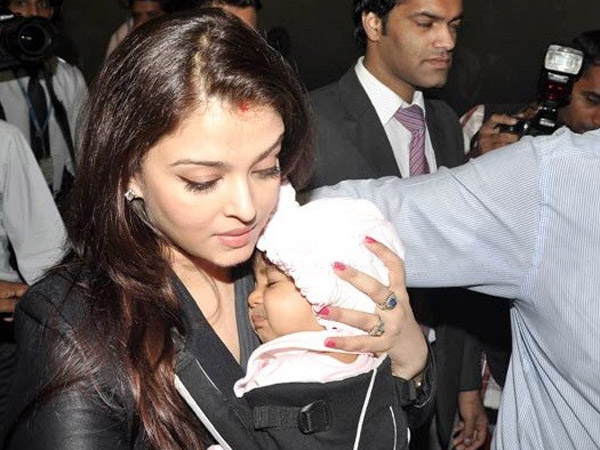 ಅಮ್ಮನ ಬಿಗಿ ಅಪ್ಪುಗೆಯಲ್ಲಿ ಪುಟ್ಟ ಆರಾಧ್ಯ 