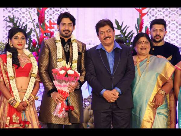 ನವ ಜೋಡಿಗೆ ನೀವೂ ಶುಭ ಹಾರೈಸಿ