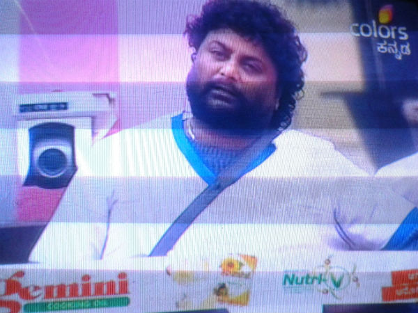 ಚಪ್ಪಲಿ ಕೊಡಿಸಬೇಕು 