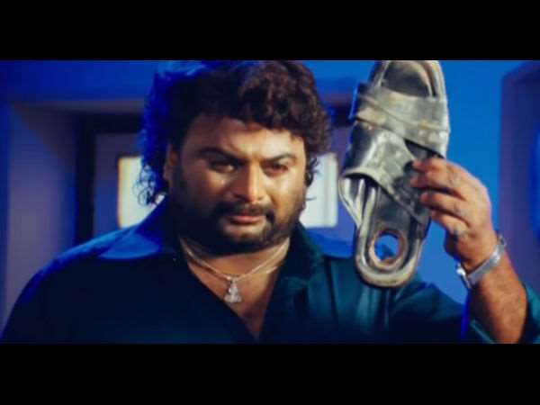 ತಂದೆ-ತಾಯಿಗೆ ಚಪ್ಪಲಿ ಕೊಡಿಸುತ್ತಿದ್ದರು.!