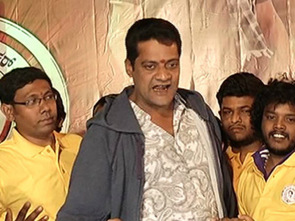 Sandalwood actor Ravishankar P celebrates his 49th birthday with fans