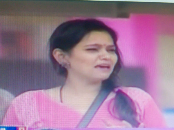 ಅಮ್ಮಂದಿರ ಹರಸಾಹಸ ಅಮ್ಮಂದಿರ ಹರಸಾಹಸ