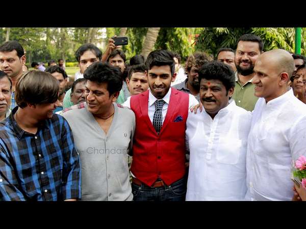 ಮುಹೂರ್ತದಲ್ಲಿ ತಾರೆಯರ ದಂಡು!