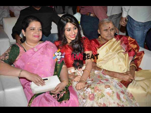 ಅತ್ತೆ ಜೊತೆ ಸೊಸೆ