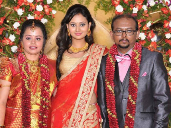 ಅಣ್ಣ-ಅತ್ತಿಗೆಯರೊಂದಿಗೆ ಅಮೂಲ್ಯ ಅಣ್ಣ-ಅತ್ತಿಗೆಯರೊಂದಿಗೆ ಅಮೂಲ್ಯ