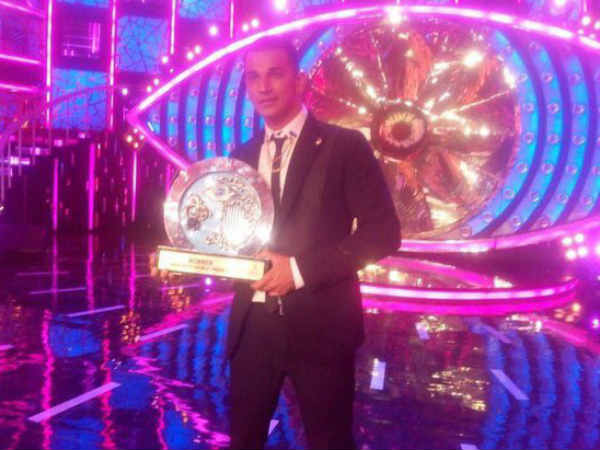 ಗಣ್ಯರ ಉಪಸ್ಥಿತಿಯಲ್ಲಿ ಪ್ರಿನ್ಸ್ ಗೆ ಕಿರೀಟ