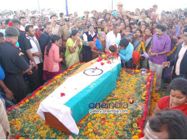 KFCC announces Rs 1 lakh compensation to Hanumanthappa Koppad