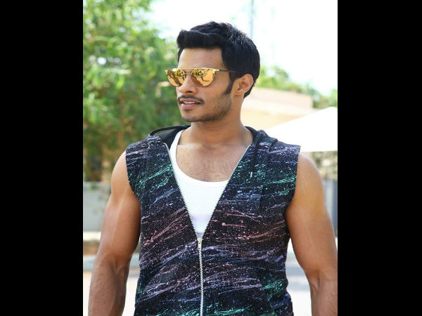 ಹಾಲಿವುಡ್ ಸ್ಟಂಟ್ ಮಾಸ್ಟರ್ ನಿಂದ ತರಬೇತಿ