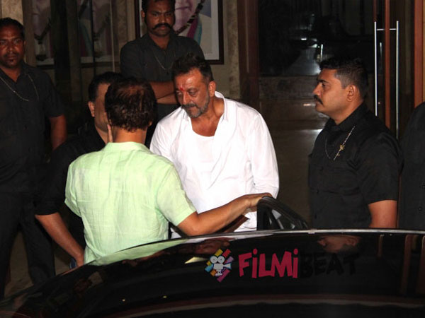 Kareena Kapoor and Shilpa Shetty is very happy for Sanjay Dutt