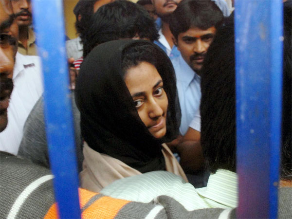 ದಯವಿಟ್ಟು ದೊಡ್ಡ issue ಮಾಡಬೇಡಿ