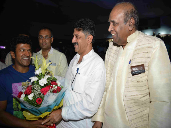 ಸಚಿವರನ್ನ ಬರಮಾಡಿಕೊಂಡ ಅಪ್ಪು!