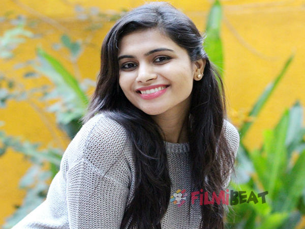 ಸಂಭಾವನೆ ಹಿಂದಿರುಗಿಸಿದ ನಟಿ