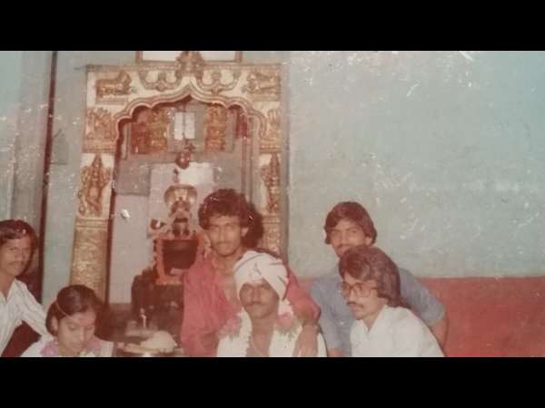 ಮದುವೆಗೆ ಬಂದಿದ್ದು ಕೇವಲ ನಾಲ್ಕೇ ಜನ ಮದುವೆಗೆ ಬಂದಿದ್ದು ಕೇವಲ ನಾಲ್ಕೇ ಜನ