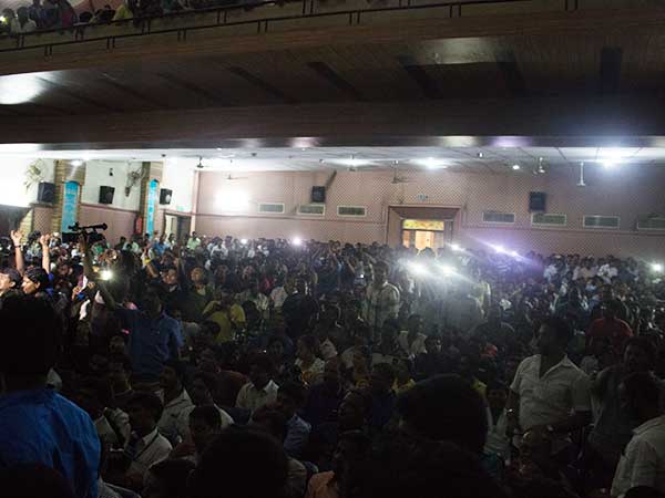 media-personnel-annoyed-during-nagarahavu-teaser-launch