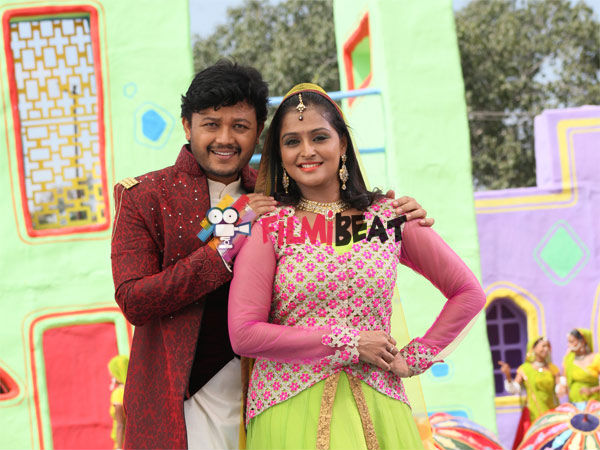 'ಆಕ್ಷನ್ ಕಿಕ್ಕು ಕಾಮಿಡಿ ಝಲಕ್ಕು'-ವಿಜಯವಾಣಿ