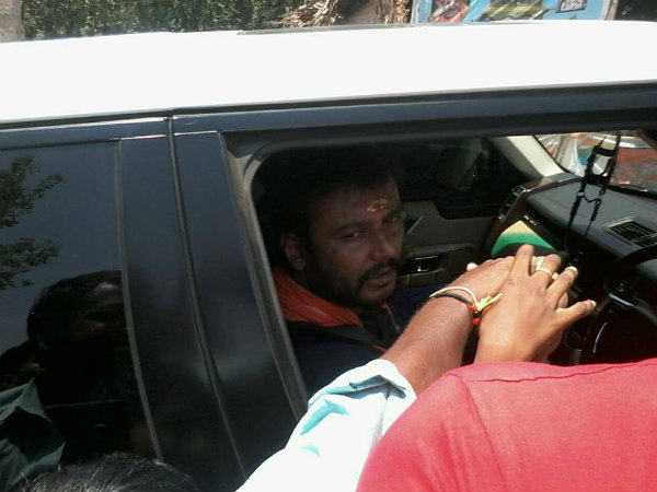 Gundlupet Forest Officers Stopped Kannada Actor Darshan's Car