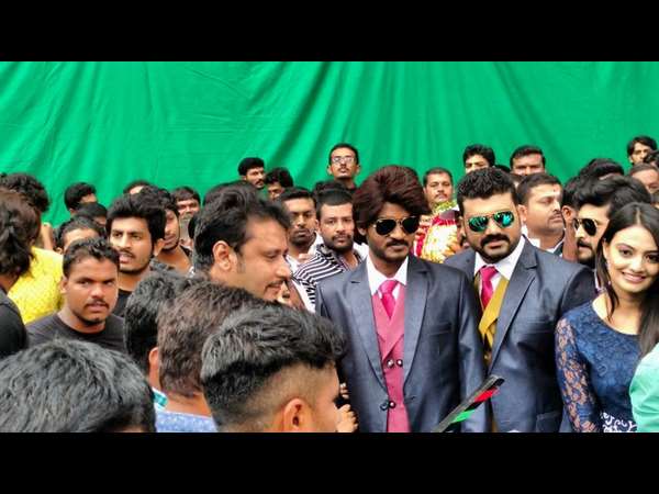 * ಸ್ಯಾಂಡಲ್ ವುಡ್ ಹಾಗೂ ಬಾಲಿವುಡ್ ನಲ್ಲಿ 'ಗೋಲ್ ಮಾಲ್ ಸೀರೀಸ್' ಹಿಟ್ ಆಗಿದೆ. ಅದಕ್ಕೂ ಇದಕ್ಕೂ ಎಲ್ಲಾದರೂ ಲಿಂಕ್ ಇದ್ಯಾ.?