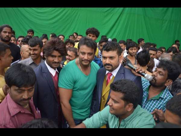 * ತುಂಬಾ ಮಾತಾಡ್ತೀರಾ ಅಂತ್ಲಾ.?