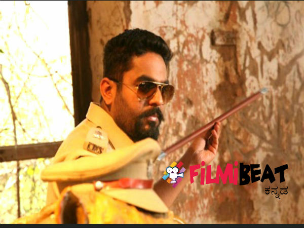 in-pic-raghu-bhat-as-police-officer-in-nanna-ninna-prema-kathe