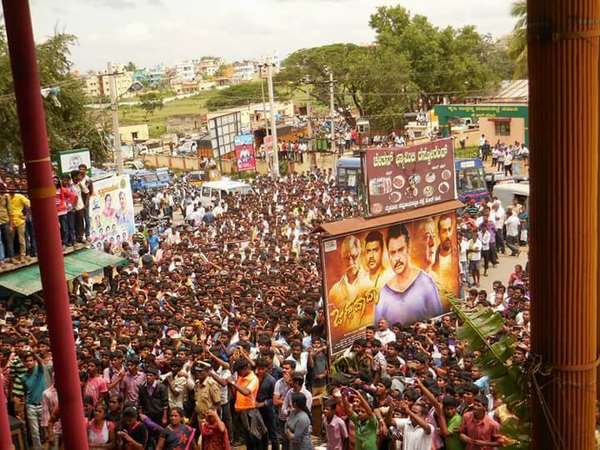 ಅಭಿಮಾನಿಗಳ ಜಾತ್ರೆ