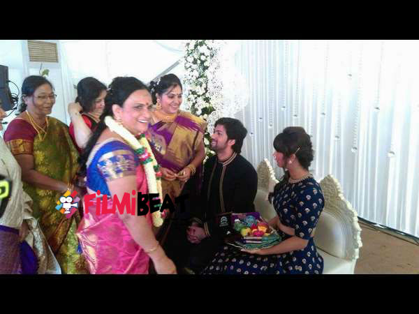 ಗೌನ್ ನಲ್ಲಿ ರಾಧಿಕಾ-ಶೆರ್ವಾಣಿಯಲ್ಲಿ ಯಶ್