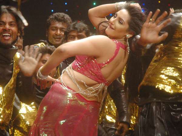 ಯಾರ ಜೊತೆ ಕುಣಿದಿದ್ದು