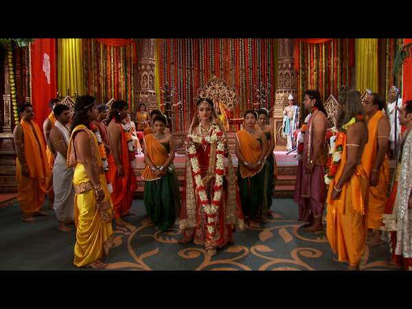 ಸತಿಯ ವಿದಾಯಕ್ಕೆ ಸಿದ್ಧತೆ