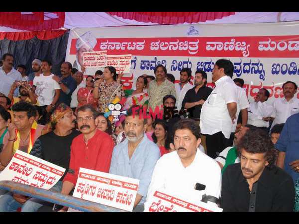 ಆಯಮ್ಮನ ಹೆದರಿಸುವ ಗಂಡಸು ಹುಟ್ಟಿಲ್ವಾ?