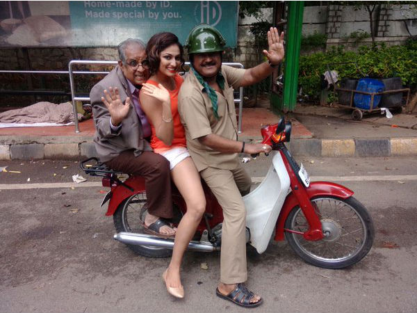 ಜಗ್ಗೇಶ್ ದಂಪತಿಯಿಂದ ಶೀರ್ಷಿಕೆ ನೋಂದಣೆ