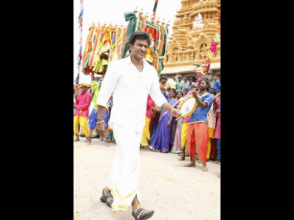 ಅಭಿಮಾನಿಗಳು 'ದೊಡ್ಮನೆ ಬಿರಿಯಾನಿ' ಹಂಚಲಿದ್ದಾರೆ.!