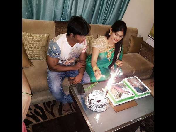 ಕೇಕ್ ಕಟ್ ಮಾಡಿದ ಕೀರ್ತಿ