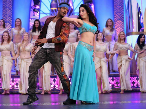 Watch Hindi Movie 'Tutak Tutak Tutiya' Title video song