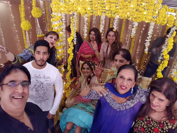 ವಧು-ವರರ ಜೊತೆ ಸೆಲ್ಫಿ