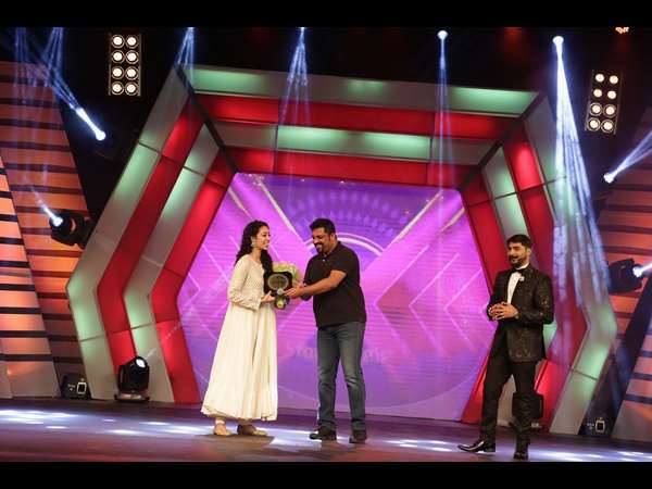 ನೃತ್ಯಗಾತಿ ಮಯೂರಿ ಉಪಾಧ್ಯಾಯ