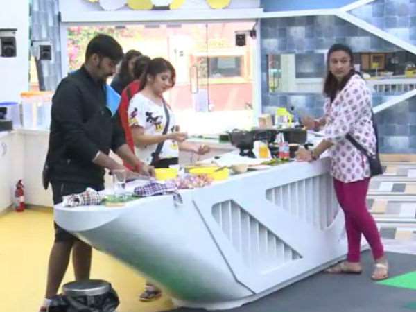 ತಗಲಾಕೊಂಡ ಕಾರುಣ್ಯ ರಾಮ್