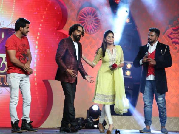 ಮೋಜು-ಮಸ್ತಿಯಿಂದ ಕೂಡಿದ 'ದೀಪೋತ್ಸವ' ಮೋಜು-ಮಸ್ತಿಯಿಂದ ಕೂಡಿದ 'ದೀಪೋತ್ಸವ'