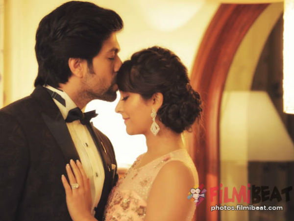 ಅಭಿಮಾನಿಗಳಿಗೆ ಬೇಸರ ಆಗಬಾರದು ಅಂತ... ಅಭಿಮಾನಿಗಳಿಗೆ ಬೇಸರ ಆಗಬಾರದು ಅಂತ...