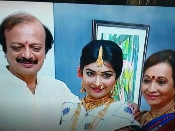 ತಂದೆ-ತಾಯಿ ಜೊತೆ ರಾಧಿಕಾ ಪಂಡಿತ್