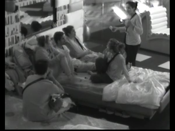 ಸಂಜನಾ ವಿಚಾರದಲ್ಲಿ ಮನೆಯವರಿಗೂ ಗೊಂದಲ! ಸಂಜನಾ ವಿಚಾರದಲ್ಲಿ ಮನೆಯವರಿಗೂ ಗೊಂದಲ!