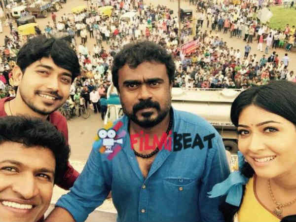 ದುನಿಯಾ ಸೂರಿ 'ದೊಡ್ಮನೆ ಹುಡುಗ' ದುನಿಯಾ ಸೂರಿ 'ದೊಡ್ಮನೆ ಹುಡುಗ'