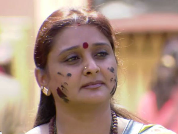 ಮಾಳವಿಕಾಗೆ ಮಸಿ ಬಳಿದ ರೇಖಾ