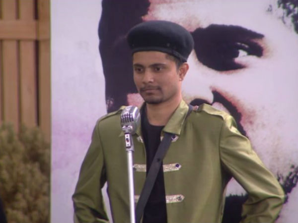 ಡಿಕ್ಟೇಟರ್, ಕ್ಯಾಪ್ಟನ್