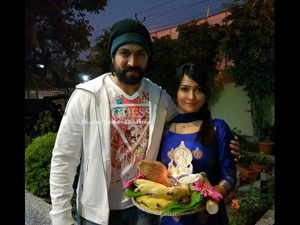 ನೂತನ ದಂಪತಿಯ ಮೊದಲ ಹಬ್ಬ! ನೂತನ ದಂಪತಿಯ ಮೊದಲ ಹಬ್ಬ!