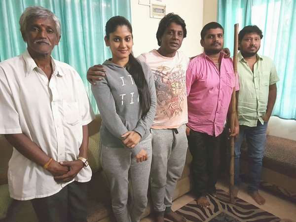 Duniya Vijay Donates Two Autos