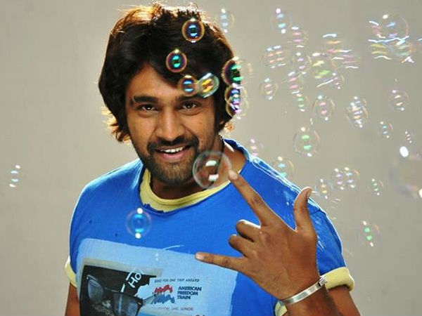 ಹುಡುಗಿ ಯಾರು.?