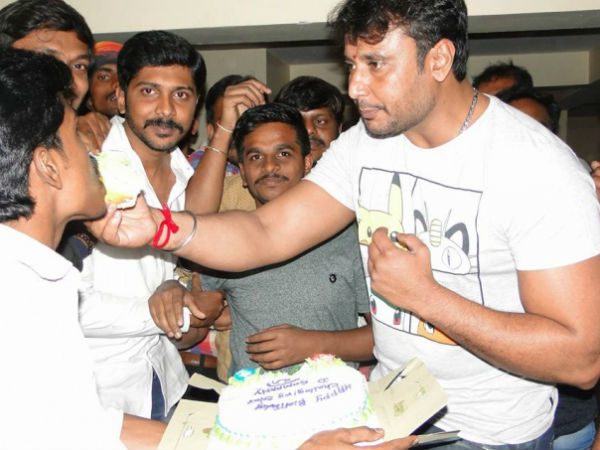 ಚಾಲೆಂಜಿಂಗ್ ಸ್ಟಾರ್ ದರ್ಶನ್ ಗೆ ಸಿಕ್ಕಿದೆ ಅತ್ಯಂತ ದುಬಾರಿ ಉಡುಗೊರೆ