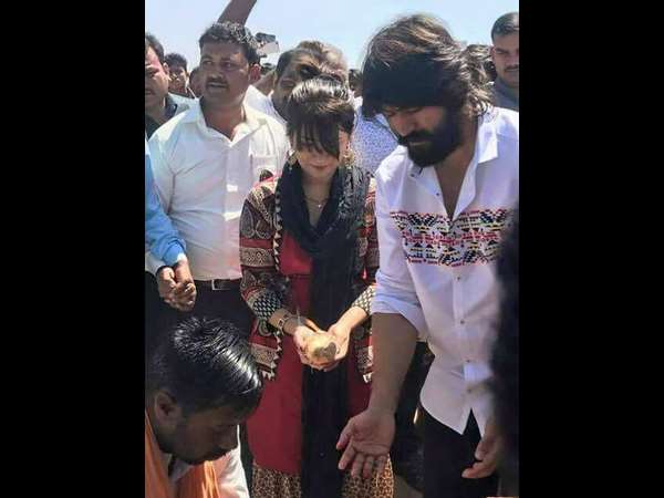 ಭೂಮಿ ಪೂಜೆ ನೆರೆವೇರಿಸಿದ ಯಶ್-ರಾಧಿಕಾ