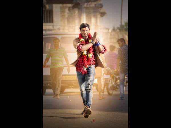 ಆಟೋ ಚಾಲಕನಾಗಿ ದುನಿಯಾ ವಿಜಯ್ ಹೇಗ್ ಕಾಣ್ತಾರೆ ನೋಡಿ...