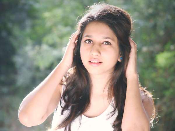 ಕಥೆ ಕೇಳಿದ ಮಾನ್ವಿತಾ ಕಥೆ ಕೇಳಿದ ಮಾನ್ವಿತಾ