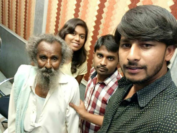 ಸಂತಸ ವ್ಯಕ್ತಪಡಿಸಿದ ಗಡ್ಡಪ್ಪ! ಸಂತಸ ವ್ಯಕ್ತಪಡಿಸಿದ ಗಡ್ಡಪ್ಪ!